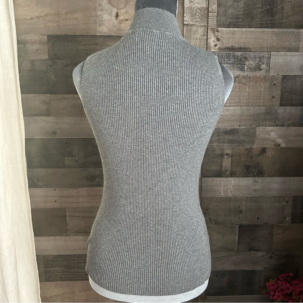 Gray Ribbed Fitted Tank Top - Picture 4 of 6